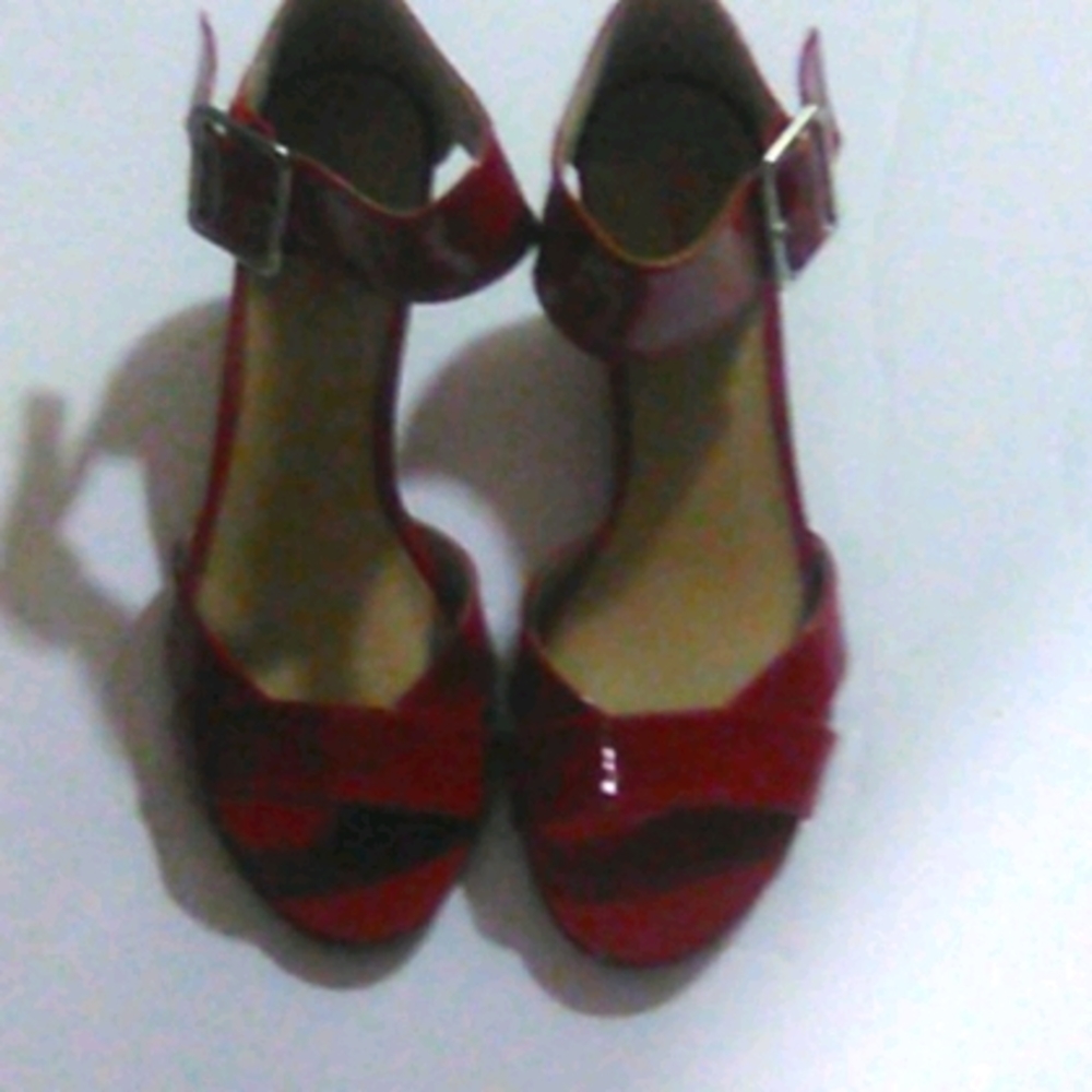 Women's Bisou Bisou Size 8 Shoes red